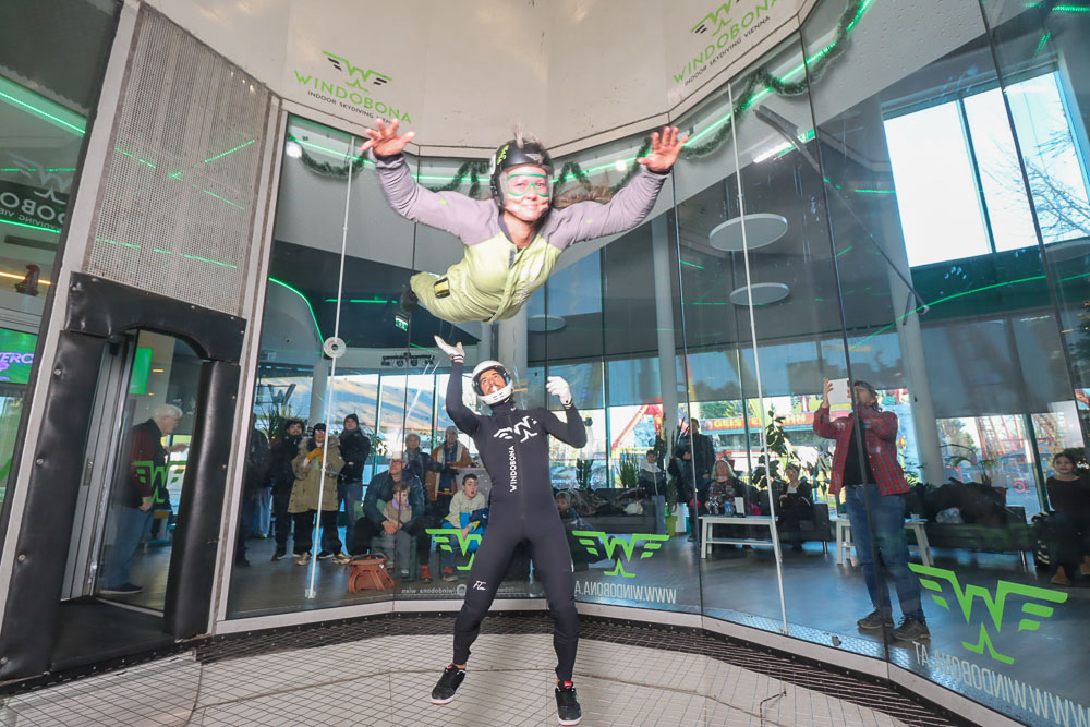 Doris Wiedemann beim Indoor Sky Dive im Winkanal am Wiener Prater