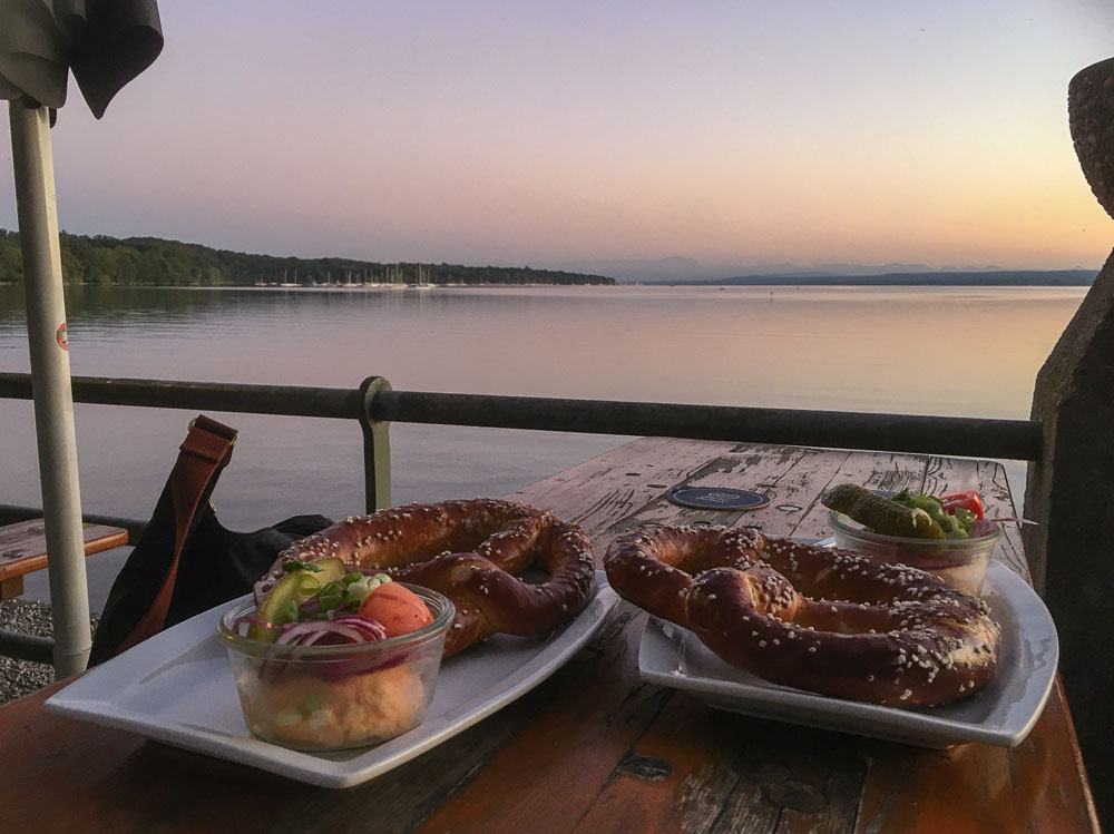 Brotzeit am Ammersee